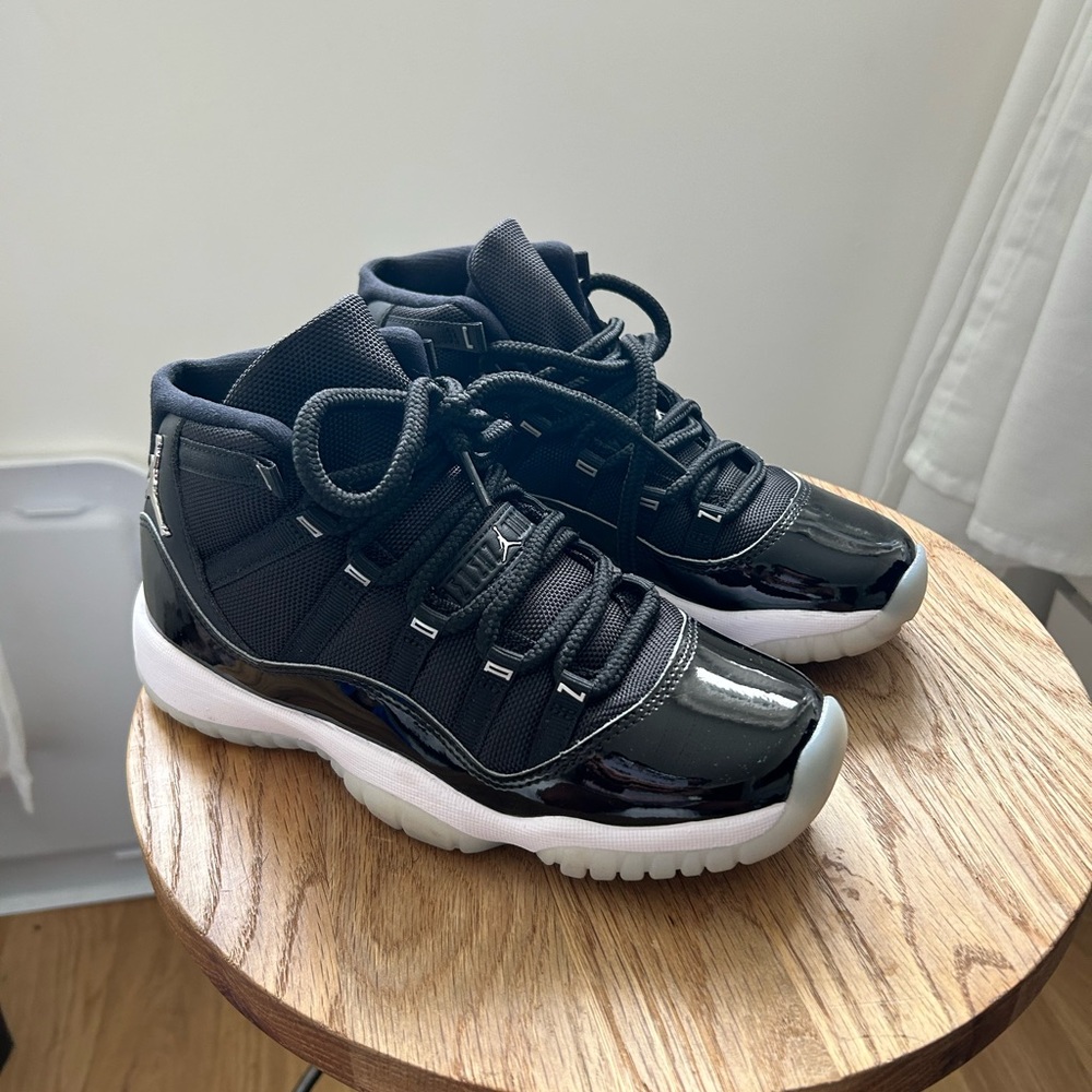 Air Jordan 11 Retro GS 'Jubilee / Size: 5